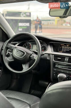 Седан Audi A4 2013 в 