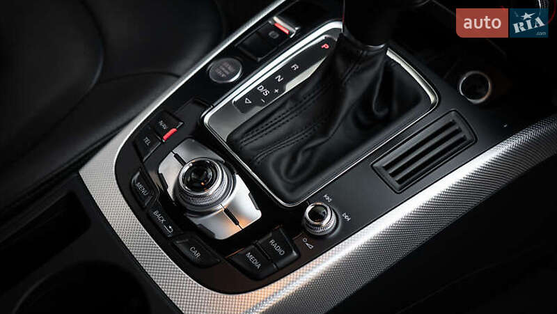 Седан Audi A4 2015 в Киеве