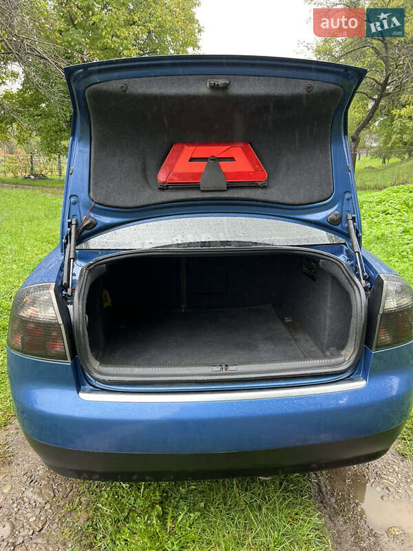Седан Audi A4 2000 в Косове