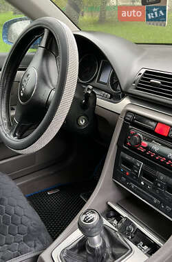 Седан Audi A4 2000 в 
