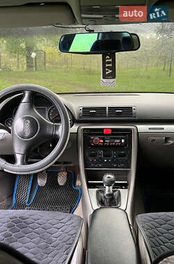 Седан Audi A4 2000 в 