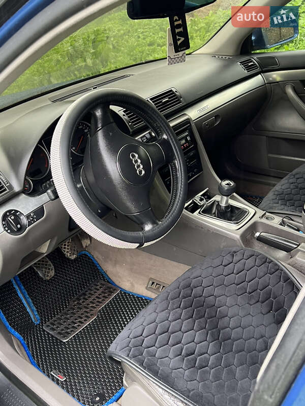 Седан Audi A4 2000 в Косове