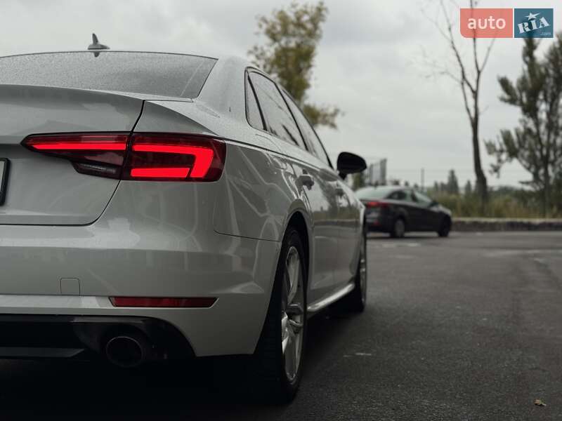 Седан Audi A4 2017 в Киеве