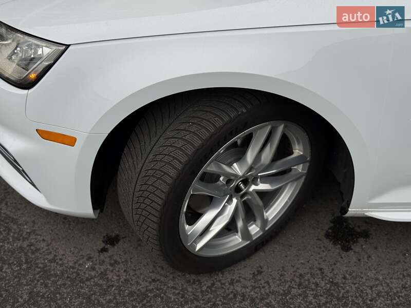 Седан Audi A4 2017 в Киеве
