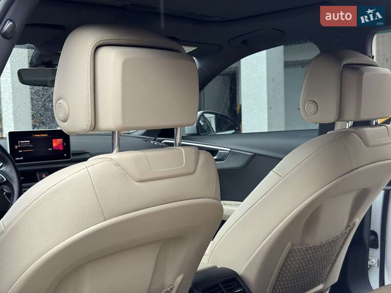 Седан Audi A4 2017 в Киеве