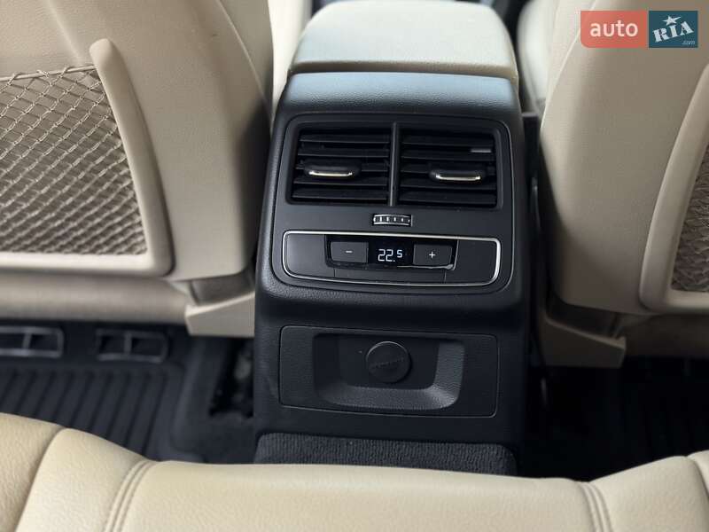 Седан Audi A4 2017 в Киеве