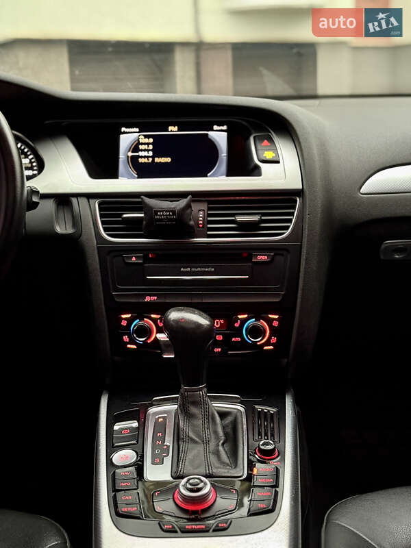 Седан Audi A4 2012 в Ивано-Франковске