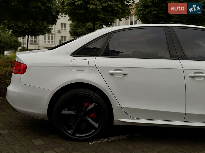 Седан Audi A4 2012 в Ивано-Франковске
