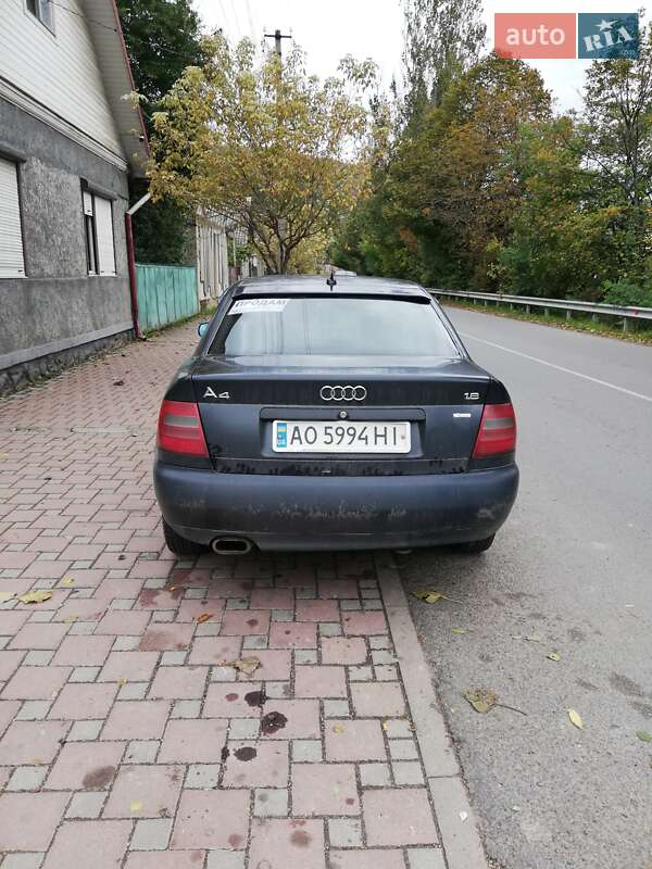 Седан Audi A4 1995 в Рахове