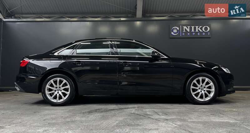 Седан Audi A4 2020 в Киеве