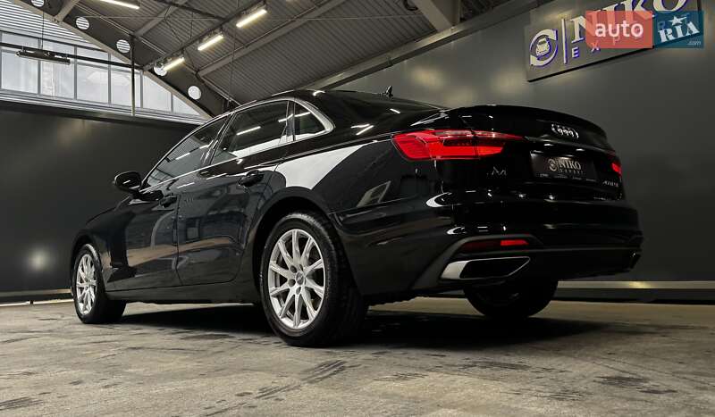 Седан Audi A4 2020 в Киеве