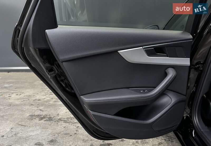 Седан Audi A4 2020 в Киеве