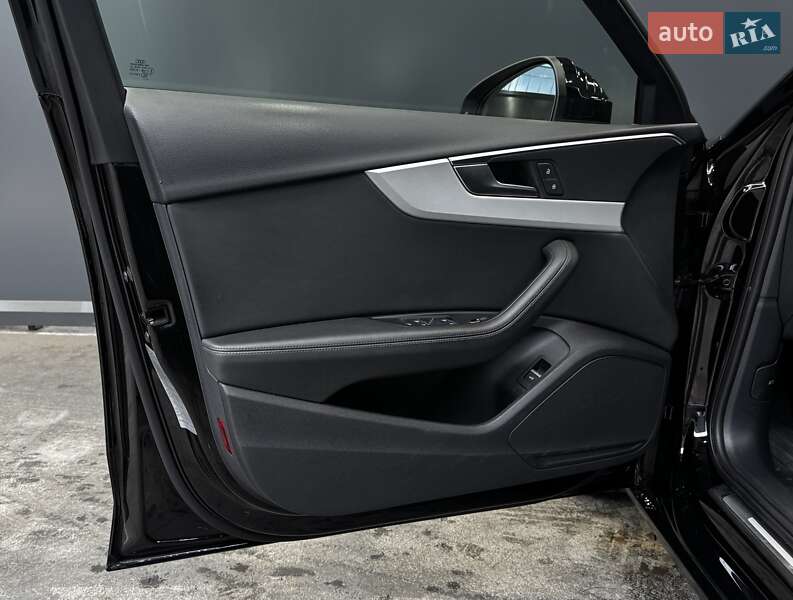 Седан Audi A4 2020 в Киеве