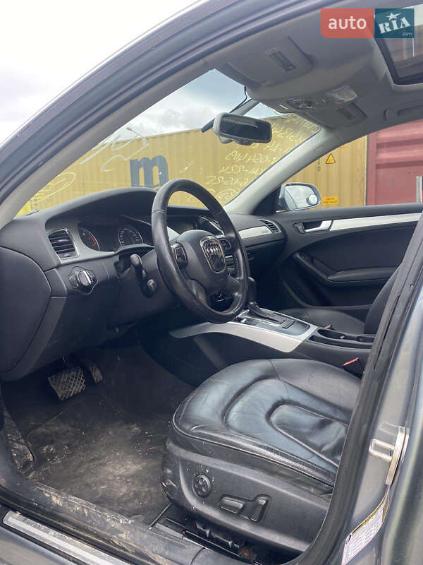 Седан Audi A4 2011 в Ровно
