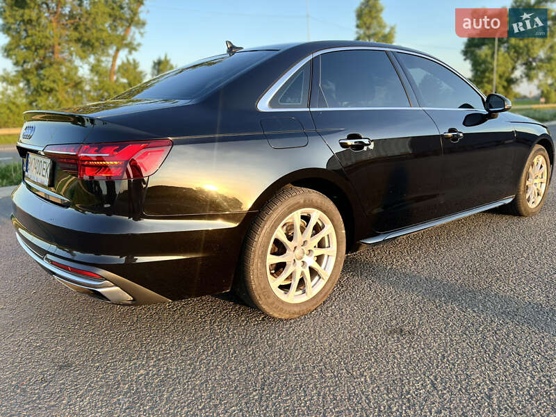 Седан Audi A4 2020 в Киеве