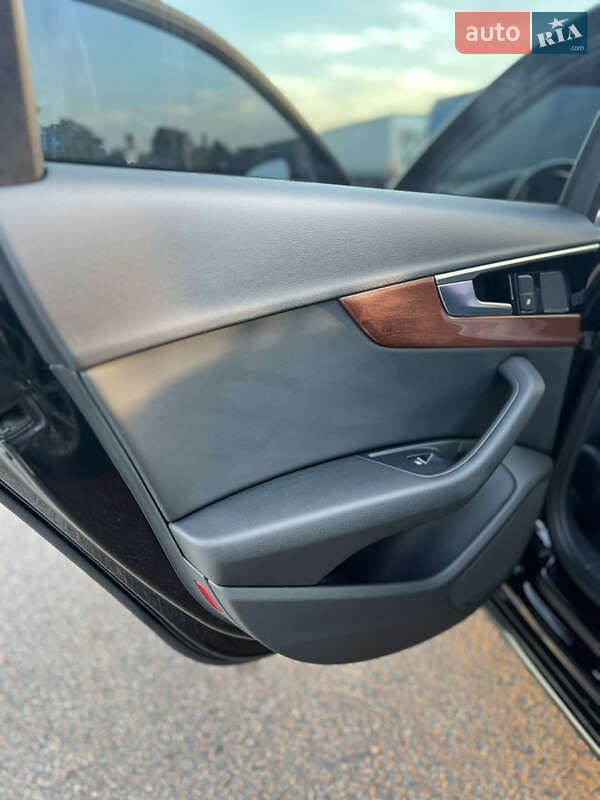 Седан Audi A4 2020 в Киеве