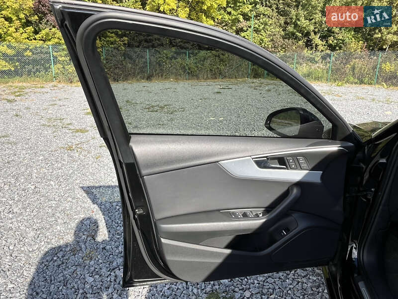 Седан Audi A4 2018 в Львове