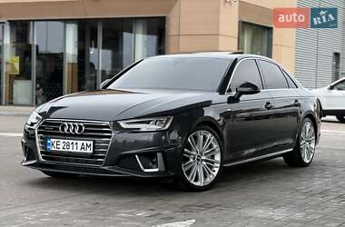 Седан Audi A4 2019 в 
