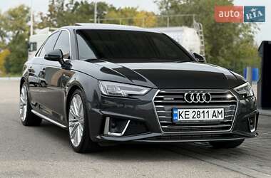 Седан Audi A4 2019 в 