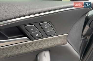 Седан Audi A4 2019 в 