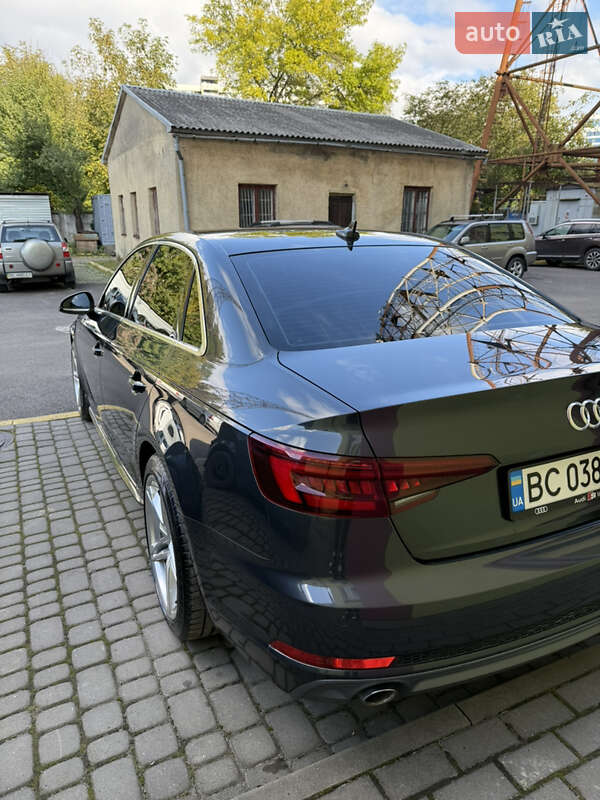 Седан Audi A4 2018 в Львове