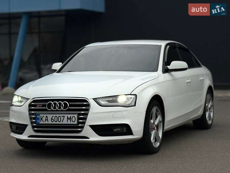 Седан Audi A4 2012 в Киеве