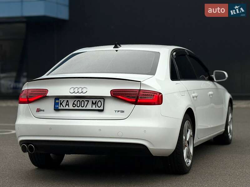 Седан Audi A4 2012 в Киеве