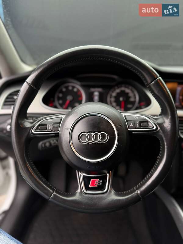 Седан Audi A4 2012 в Киеве
