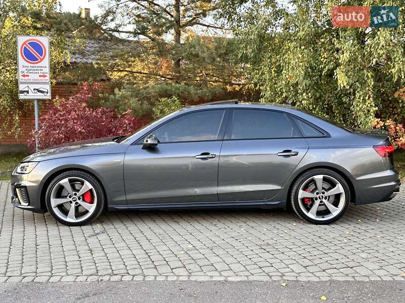 Седан Audi A4 2024 в Львове