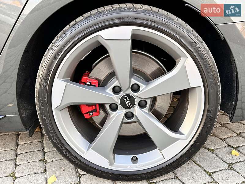 Седан Audi A4 2024 в Львове