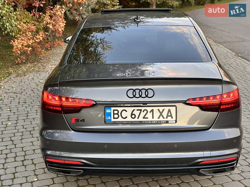 Седан Audi A4 2024 в Львове