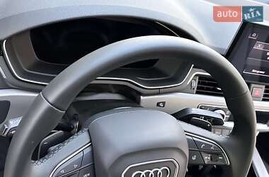 Седан Audi A4 2024 в Львове