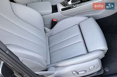 Седан Audi A4 2024 в Львове