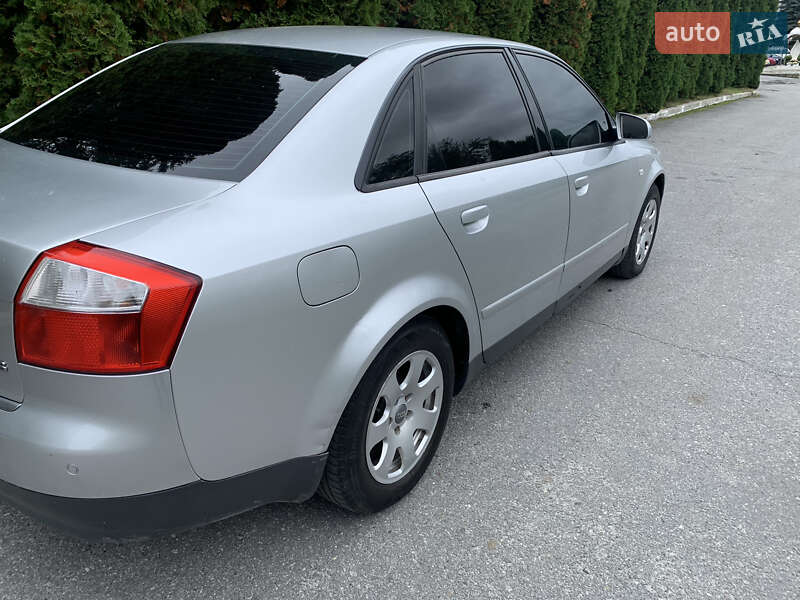 Седан Audi A4 2001 в Зборове