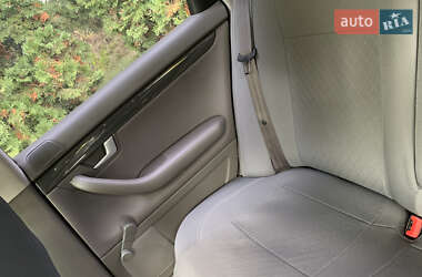 Седан Audi A4 2001 в 