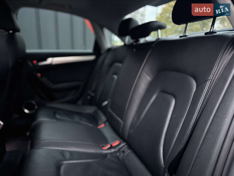 Седан Audi A4 2014 в Луцке