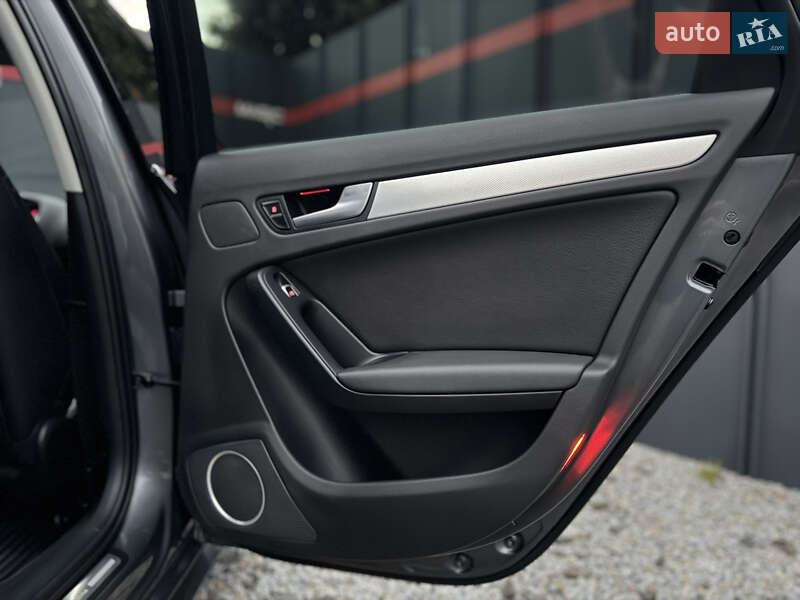 Седан Audi A4 2014 в Луцке