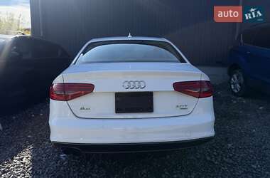 Седан Audi A4 2015 в 