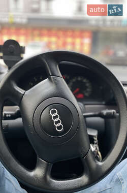 Седан Audi A4 1999 в 