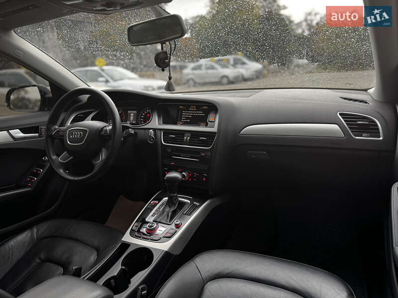Седан Audi A4 2014 в Днепре