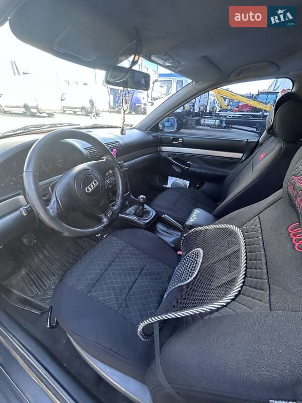 Седан Audi A4 1998 в Бабинцам