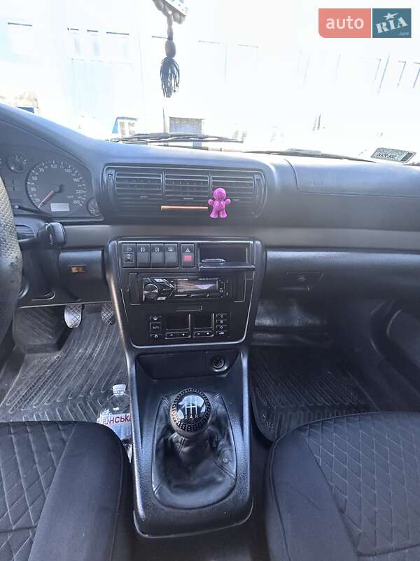 Седан Audi A4 1998 в Бабинцам