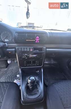 Седан Audi A4 1998 в 