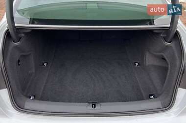 Седан Audi A4 2021 в 