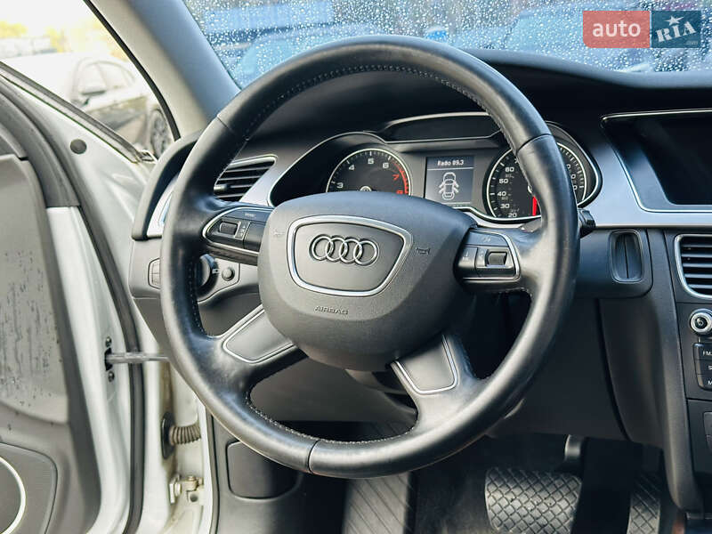 Седан Audi A4 2013 в Харькове