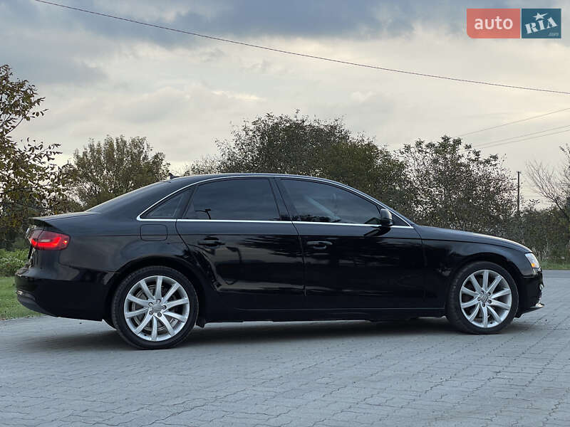 Седан Audi A4 2013 в Яворове