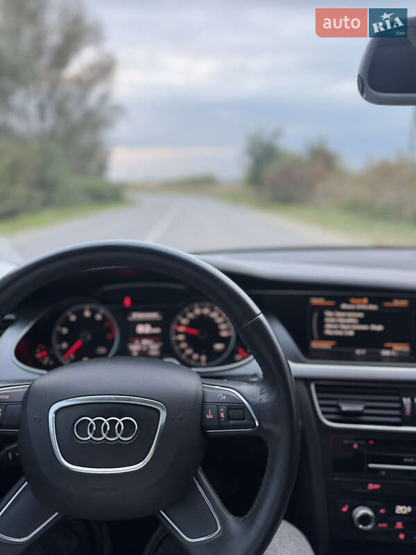 Седан Audi A4 2013 в Яворове
