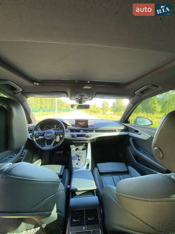 Седан Audi A4 2016 в Киеве