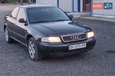 Седан Audi A4 1996 в Горохове