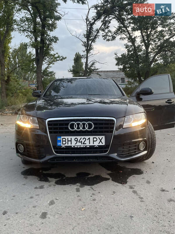 Седан Audi A4 2011 в 